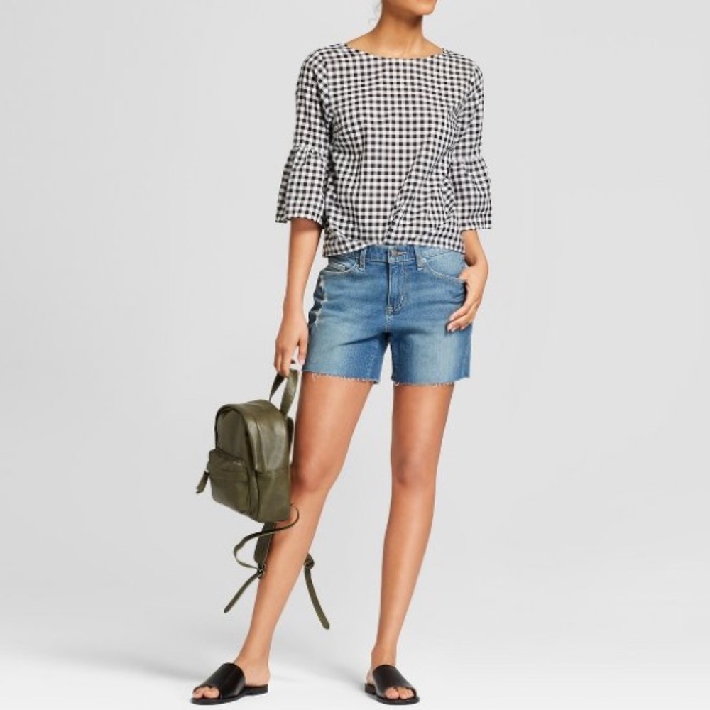 Universal Thread mid-rise boyfriend shorts